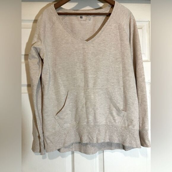 Xersion Tops - Xersion, pull over sweatshirt, with pockets, V-neck, excellent condition, size S